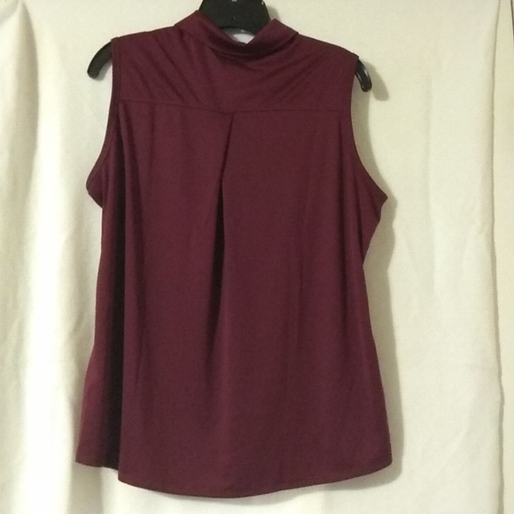 💫 NWOT Adidas Golf Sleeveless Blouse XL - Picture 5 of 6